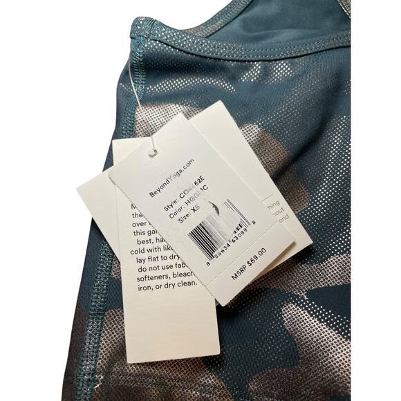 NWT Beyond Yoga Women XS & S Sizes First Class Shiny Metallic Camo Cropped Tank - Picture 9 of 12